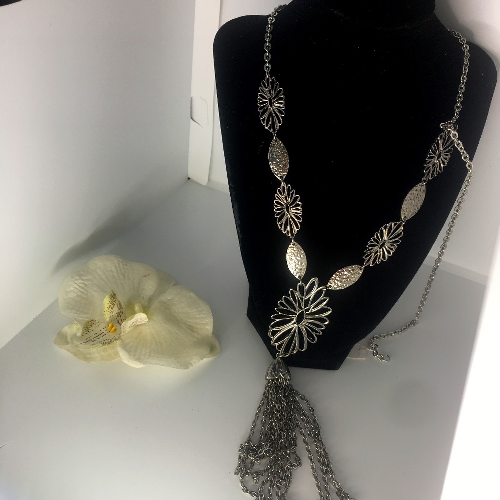 Silver leaf necklace